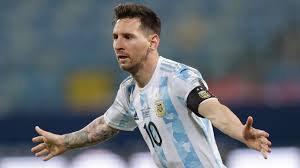 Lionel messi is famous for being a football (soccer) star for fc barcelona. Copa America Lionel Messi Fuhrt Argentinien Gegen Ecuador Ins Halbfinale Der Spiegel