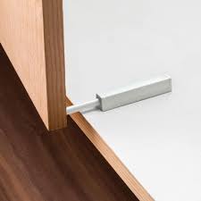 blum tip on push to open touch latches
