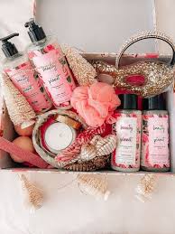36 gift basket ideas for women hairs