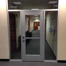 Glass And Aluminum Doors Personnel
