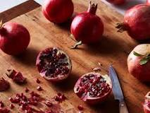 How do you store pomegranate seeds in the freezer?