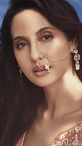 nora fatehi s eye makeup tips for
