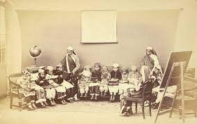 File:Photograph of a Girls' School at Bombay in Maharashtra - 1873.jpg -  Wikimedia Commons
