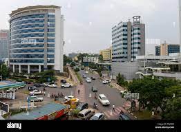 Ruanda, Kigali, Innenstadt mit Banken und Versicherungen/Ruanda, Kigali,  Alpine, Banken Buero und Versicherungstower Stockfotografie - Alamy