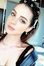 View and download instagram stories photos and videos of adelaide kane (@adelaidekane). New Adelaide Kane Via La Reine Adelaide Kane Facebook