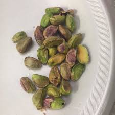 pistachio nuts and nutrition facts