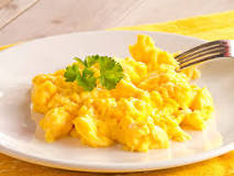 Can  you  refrigerate  and  reheat  scrambled  eggs?