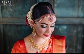 south indian bride wearing smokey eyes