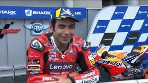 Our le mans 2021 motogp packages include your ferry or eurotunnel crossing from dover to calais and rw racing moto2 hospitality 2020. Petrucci Siegt In Nassem Le Mans Thriller Motogp