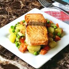 pan seared salmon with vegetables