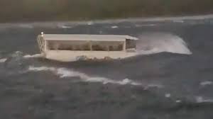 Resultado de imagen para El naufragio de un barco con turistas en un lago del estado de Misuri, en Estados Unidos, dejó 17 muertos de entre uno y 70 años, informó ayer la polic­a.