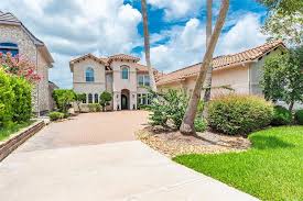 luxury homes in league city tx