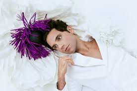 mika releases new french song c est la
