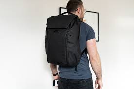 We can't compare the two as we do not have the 20l version. Peak Design S Everyday Backpack Zip And Everyday Backpack V2 Are Top Notch Photo And Travel Bags Techcrunch