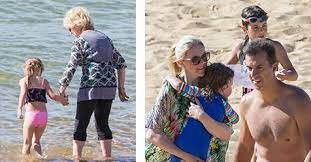Lauren newton, daughter of bert and patti newton has shared her baby joy. Patti Newton Beach Day With Lauren Newton And Grandkids Woman S Day