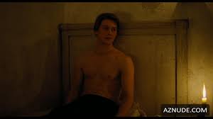 JOE ALWYN Nude - AZNude Men