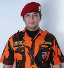 Friendly reminder that jokowi is anggota kehormatan pemuda pancasila. Mpw Pemuda Pancasila Jawa Tengah