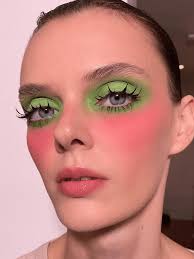 25 1960s inspired makeup looks that