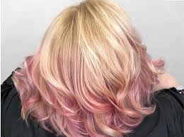 Rose gold hair is a combination of red, pink and blonde hair colors. 10 Gorgeous Pink Highlights On Blonde Hair For Women