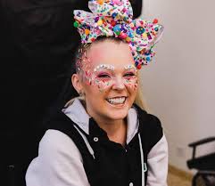 Jojo siwa has a boyfriend and he's related to another social media star. Is Jojo Siwa Gay Youtuber Sparks Sexuality Speculations With Tiktok Video