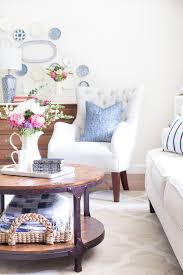 tips for decorating with accent chairs