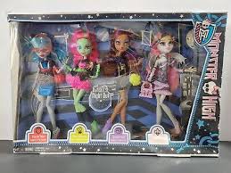 monster high ghouls night out doll set