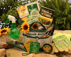 the weekend gardener tote baskets for her