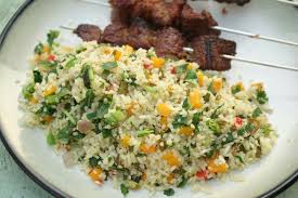 Za'a barza shinkafa, a tankade, tsakin shinkafar a wanke da ruwan zafi, idan. Dambun Shinkafa Nigerian Food Rice Dishes Dishes