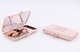makeup compact with clasps closure