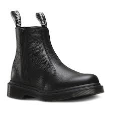 From flat to chunky soles, our stylish range are a shoe staple. Dr Martens 2976 Womens Leather Chelsea Boots With Double Zip In Black