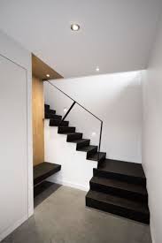 5) in muttern, die auf den seiten den podestwangen sind. Viertelgewendelte Treppe Mit Podest Modern Schwarz Interiors Staircase Treppe Treppen Design Podesttreppe