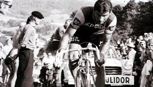 Raymond poulidor leads anquetil up the portillon. Ce Jour De 1964 Ou Raymond Poulidor Battait Jacques Anquetil A Revel Ladepeche Fr