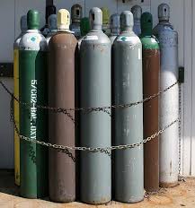storing compressed gas cylinders