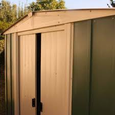 should metal sheds be earthed the