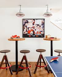 Modern Homes Are Using Pub Tables