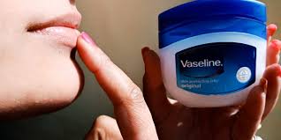 does vaseline make your lips bigger