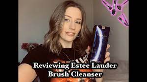 trying out estee lauder makeup brush
