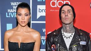 2.5m likes · 32,299 talking about this. Kourtney Kardashian Holds Hands With Travis Barker During Date Night Wgrz Com