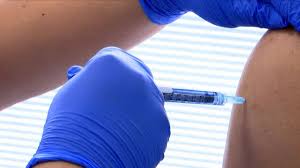 Una vacuna contra el coronavirus que comenzó a ponerse a las personas de las residencias de mayores sánchez ha expuesto que españa recibirá 87 millones de dosis de vacunas entre abril y. La Nueva Vacuna Contra El Coronavirus Que Va A Aprobar Europa Se Esta Fabricando En Espana Levante Emv