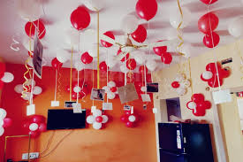 Find birthday party supplies, including decorations, favors and more at the lowest prices from streamers and balloons, to garlands and banners, these decorations are everything you need to get. Best Balloon Decoration At Home In Delhi Gurgaon Noida Ncr Balloon Surprise