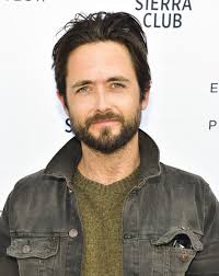 Justin Chatwin on Shameless, Twitter Perverts, and Fingering His