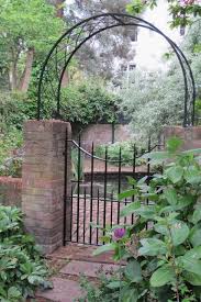 garden gate with arch in maida vale