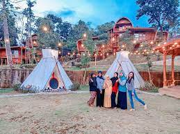 Kecamatan cibadak ialah satu dari sekian lokasi di kab. Resort Keluarga Dan Taman Rekreasi Terlengkap Di Sukabumi Cuma 2 Jam Dari Jakarta Sparks Forest Adventure