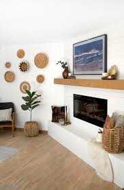 Simple And Modern Mantel Makeover