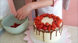 Коктейль клубничный пирогcocktail strawberry shortcake. Strawberry Cake Recipe With Fresh Filling Biskvitnyj Tort S Klubnikoj Youtube