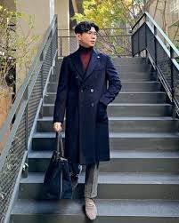 Navy Trenchcoat With Blue Bag Outfits