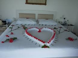 romantic first night room decoration
