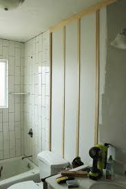How To Use Bathroom Wainscoting To