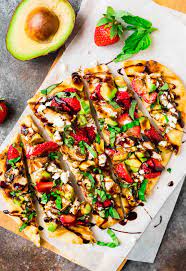 grilled naan pizza with strawberry