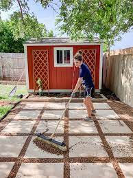 diy pea gravel patio with pavers love